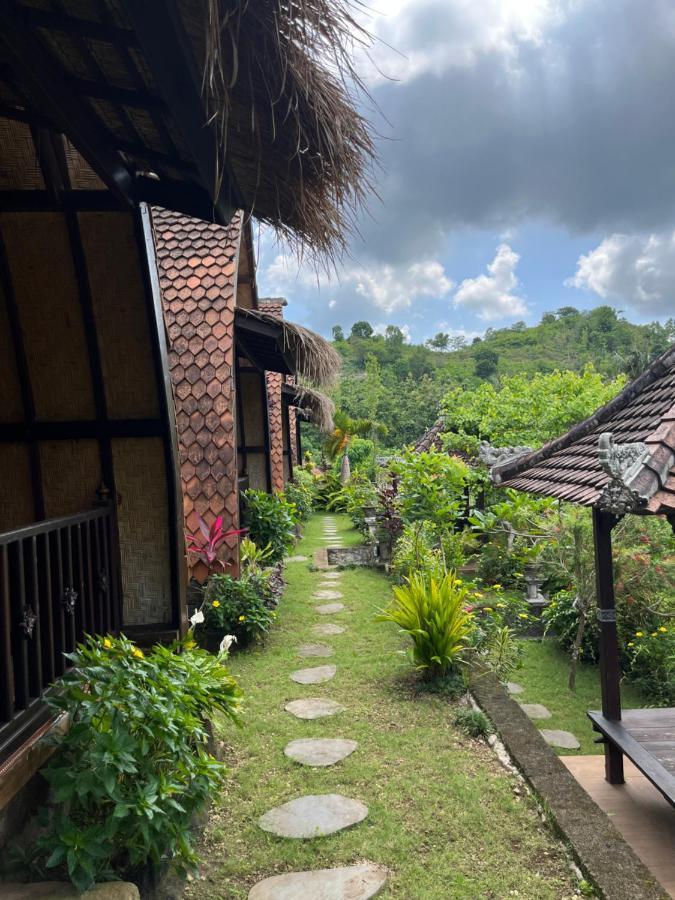 Holy Hills Bungalow Nusa Penida Batumadeg Exterior photo